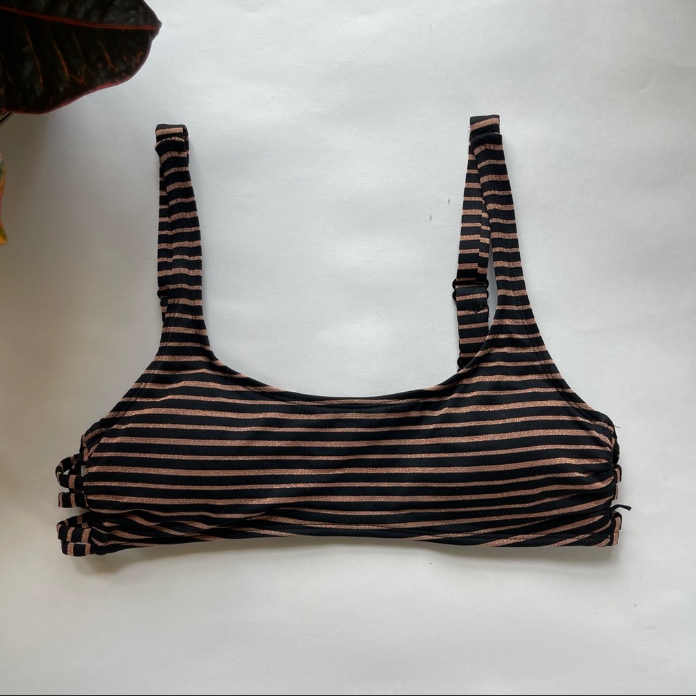 ✨ Xhilaration Black and Metallic Bikini Top ✨